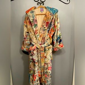 Brand new‼️Johnny Was Plush Robe . L/LG